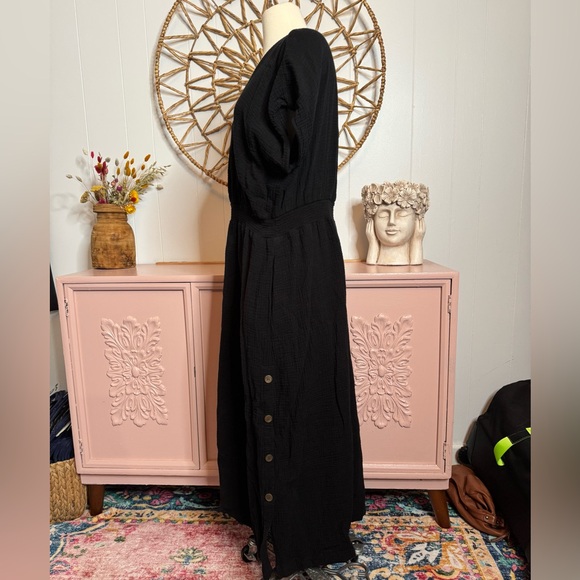 Black Women's West Bound 2XL Dress with Pockets, button detail on sides - Picture 2 of 7